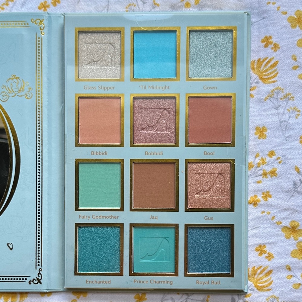 Disney Princess Cinderella Eyeshadow Palette 12 Colors
